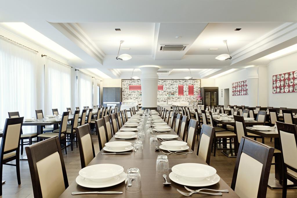 Hotel Stanchini Bellaria-Igea Marina Exteriör bild