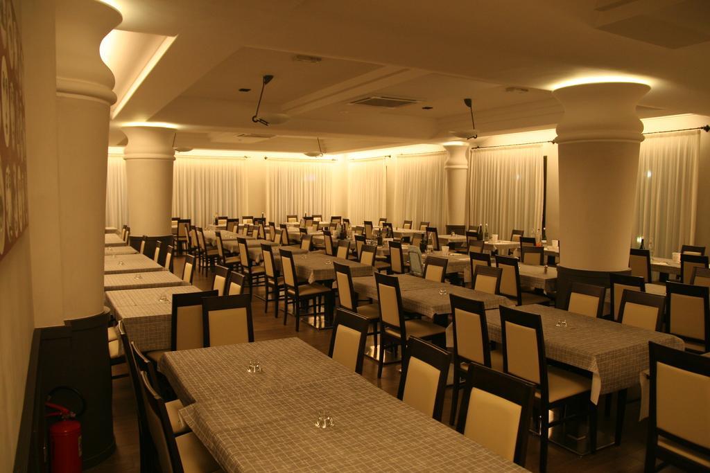 Hotel Stanchini Bellaria-Igea Marina Exteriör bild