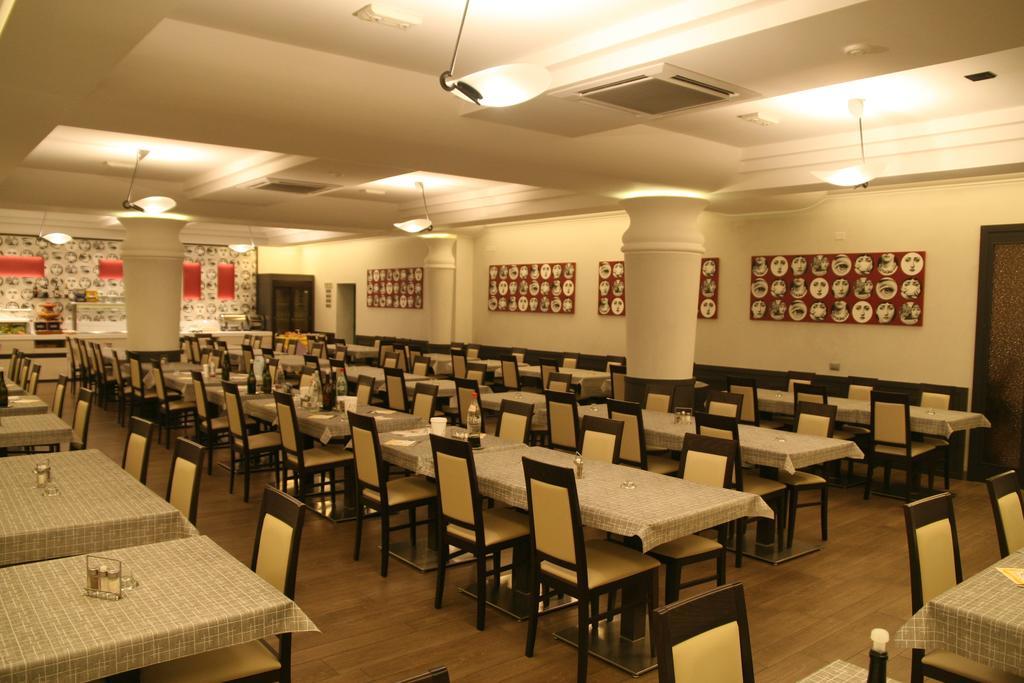 Hotel Stanchini Bellaria-Igea Marina Exteriör bild