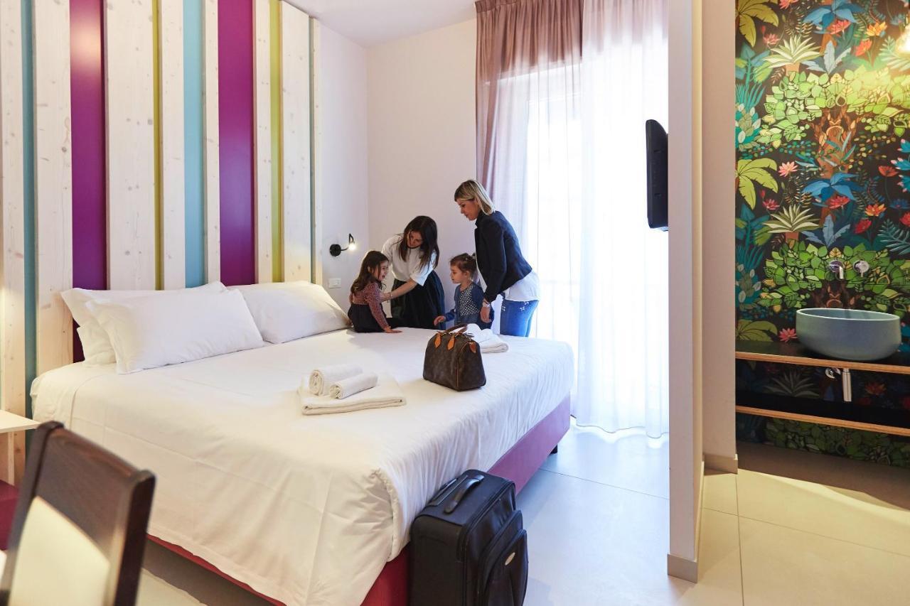 Hotel Stanchini Bellaria-Igea Marina Exteriör bild